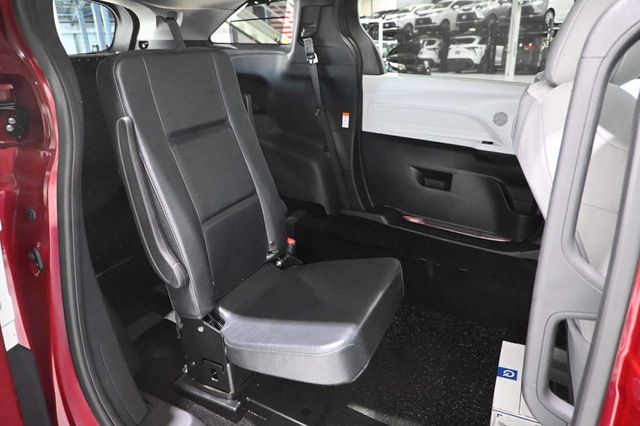 2026 Toyota Sienna LE FWD 8-Passenger - 22993298 - 16