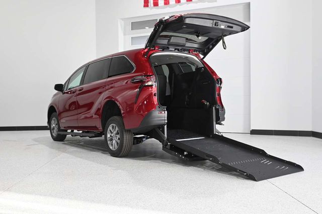 2026 Toyota Sienna LE FWD 8-Passenger - 22993298 - 1