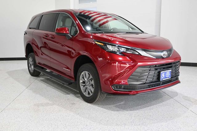 2026 Toyota Sienna LE FWD 8-Passenger - 22993298 - 2