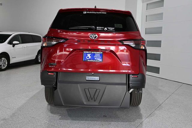 2026 Toyota Sienna LE FWD 8-Passenger - 22993298 - 6