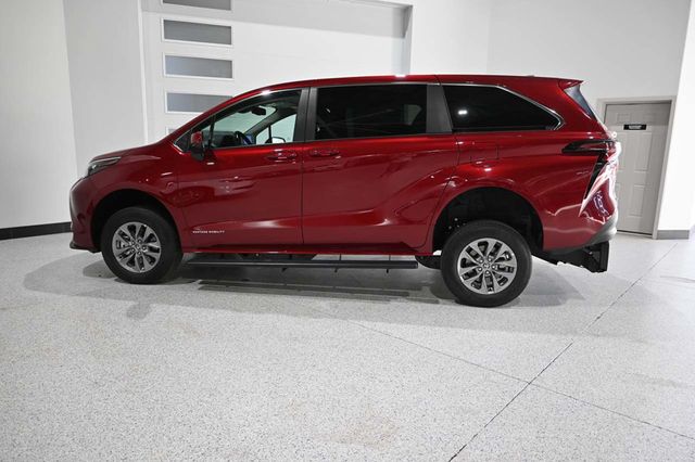 2026 Toyota Sienna LE FWD 8-Passenger - 22993298 - 8