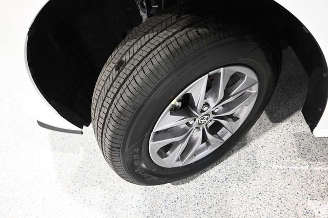 2026 Toyota Sienna LE FWD 8-Passenger - 22993883 - 10