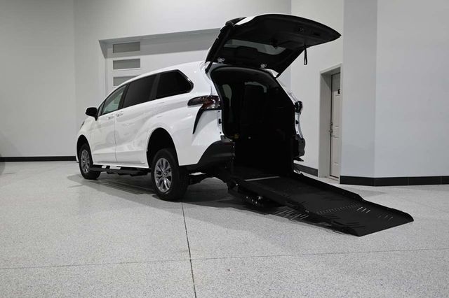 2026 Toyota Sienna LE FWD 8-Passenger - 22993883 - 1