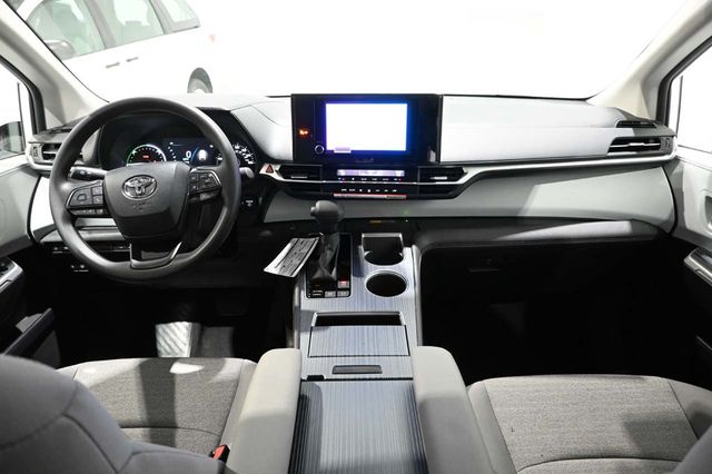 2026 Toyota Sienna LE FWD 8-Passenger - 22993883 - 19