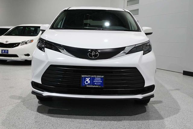 2026 Toyota Sienna LE FWD 8-Passenger - 22993883 - 3