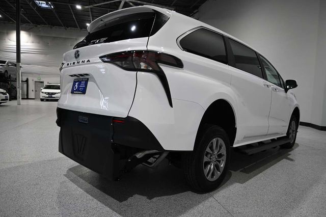 2026 Toyota Sienna LE FWD 8-Passenger - 22993883 - 5