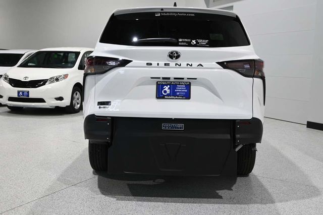 2026 Toyota Sienna LE FWD 8-Passenger - 22993883 - 6