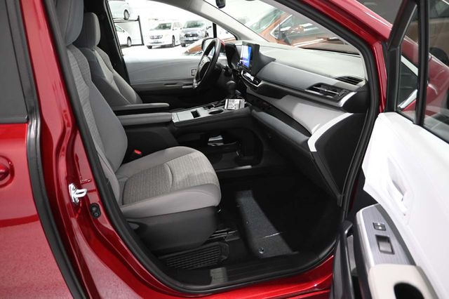 2026 Toyota Sienna LE FWD 8-Passenger - 22997874 - 14