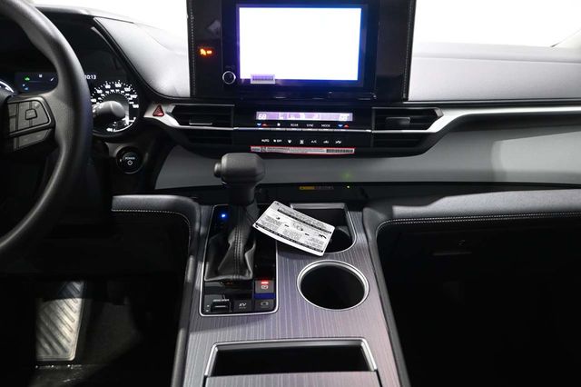 2026 Toyota Sienna LE FWD 8-Passenger - 22997874 - 24