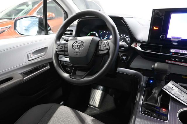 2026 Toyota Sienna LE FWD 8-Passenger - 22997874 - 25