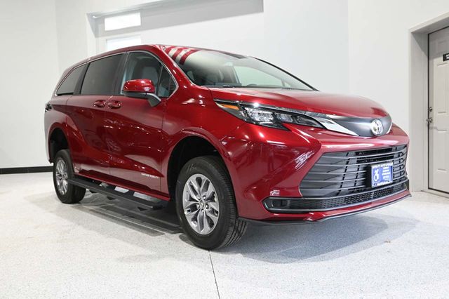 2026 Toyota Sienna LE FWD 8-Passenger - 22997874 - 2