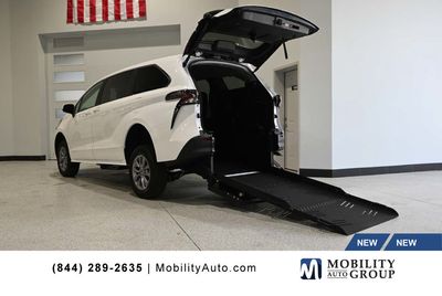 2026 Toyota Sienna - 5TDKRKEC4TS302454