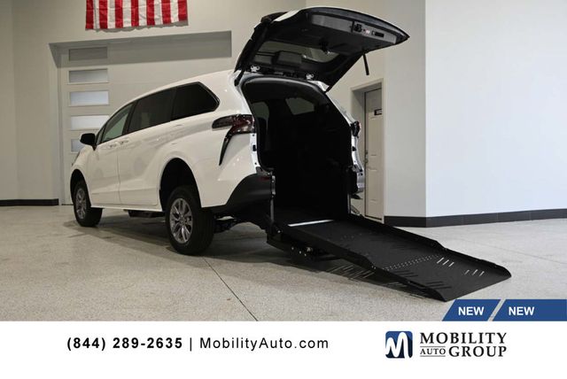 2026 Toyota Sienna LE FWD 8-Passenger - 23001716 - 0