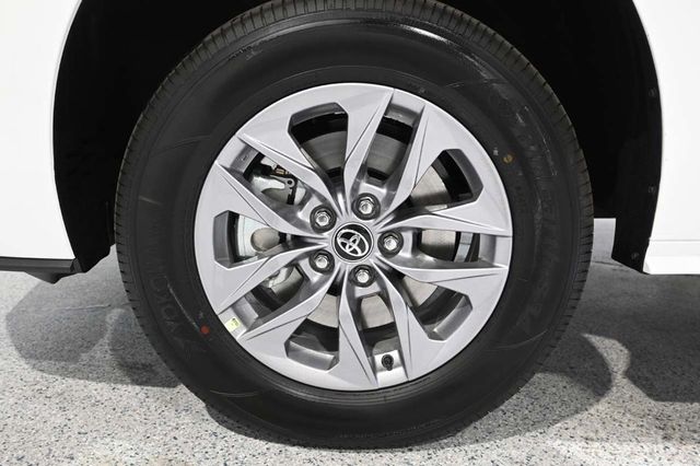 2026 Toyota Sienna LE FWD 8-Passenger - 23001716 - 11