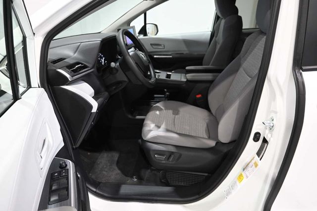 2026 Toyota Sienna LE FWD 8-Passenger - 23001716 - 12