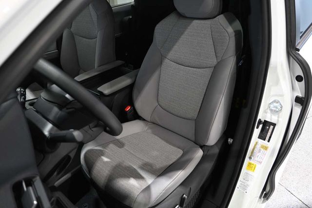 2026 Toyota Sienna LE FWD 8-Passenger - 23001716 - 13