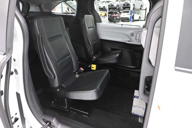 2026 Toyota Sienna LE FWD 8-Passenger - 23001716 - 16