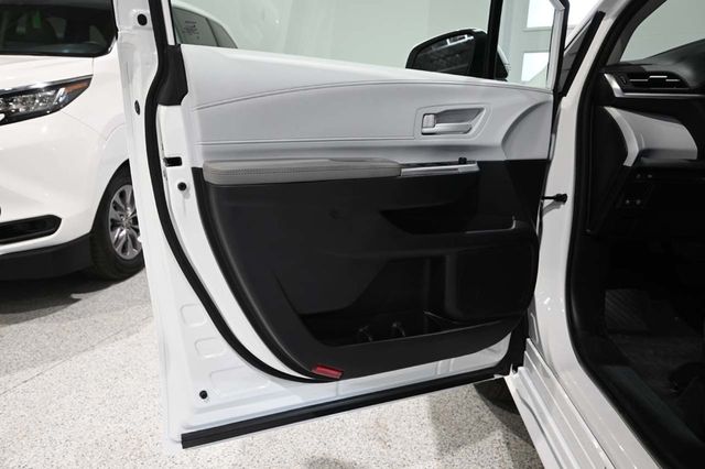 2026 Toyota Sienna LE FWD 8-Passenger - 23001716 - 29