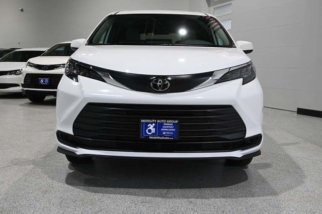 2026 Toyota Sienna LE FWD 8-Passenger - 23001716 - 3