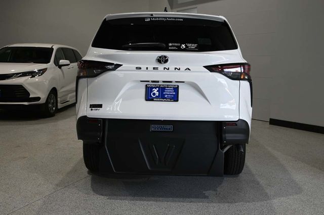 2026 Toyota Sienna LE FWD 8-Passenger - 23001716 - 6
