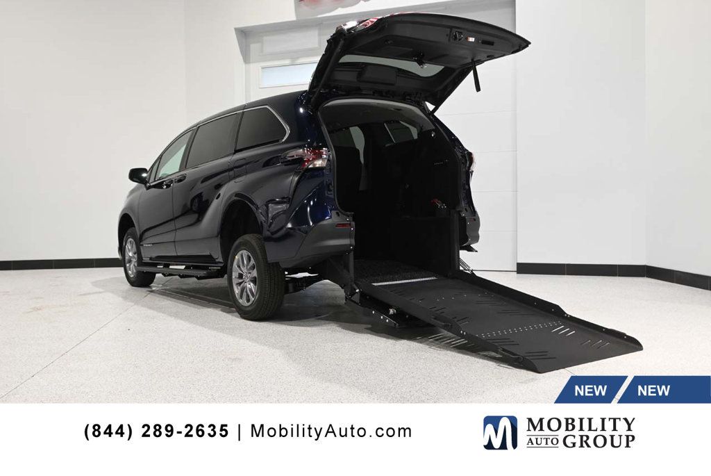 2026 Toyota Sienna LE FWD 8-Passenger - 23003839 | Video 1