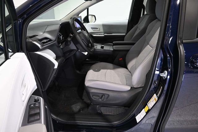 2026 Toyota Sienna LE FWD 8-Passenger - 23003839 - 12