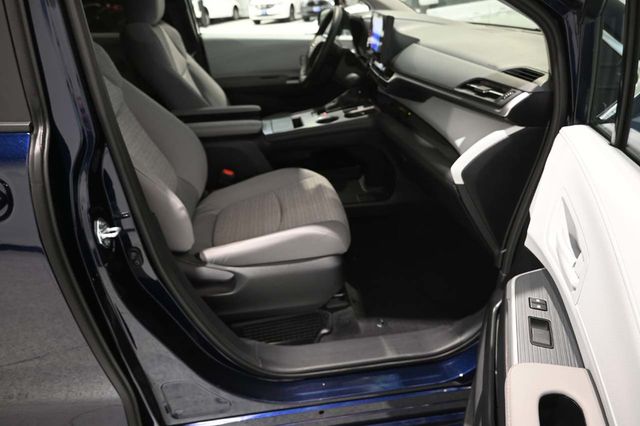 2026 Toyota Sienna LE FWD 8-Passenger - 23003839 - 14