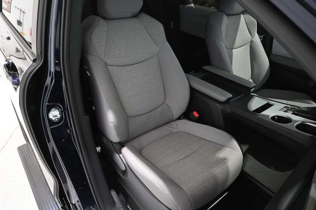 2026 Toyota Sienna LE FWD 8-Passenger - 23003839 - 15