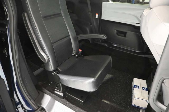 2026 Toyota Sienna LE FWD 8-Passenger - 23003839 - 16