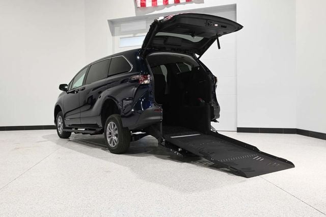 2026 Toyota Sienna LE FWD 8-Passenger - 23003839 - 1