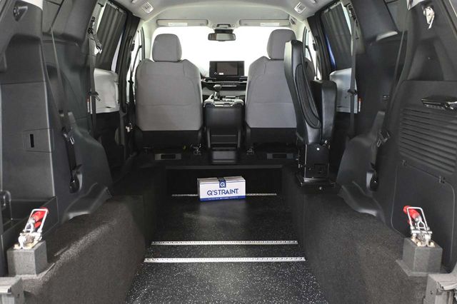 2026 Toyota Sienna LE FWD 8-Passenger - 23003839 - 21