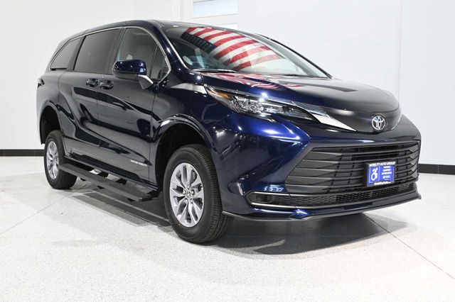 2026 Toyota Sienna LE FWD 8-Passenger - 23003839 - 2