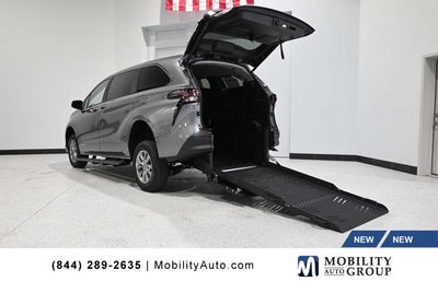 2026 Toyota Sienna - 5TDKRKEC8TS304806