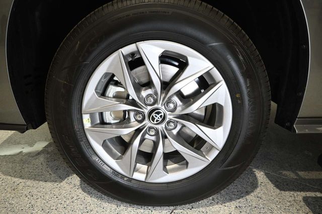 2026 Toyota Sienna LE FWD 8-Passenger - 23005161 - 11