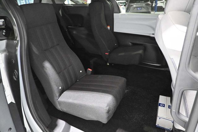 2026 Toyota Sienna LE FWD 8-Passenger - 23005161 - 16