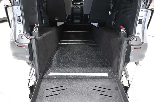 2026 Toyota Sienna LE FWD 8-Passenger - 23005161 - 18