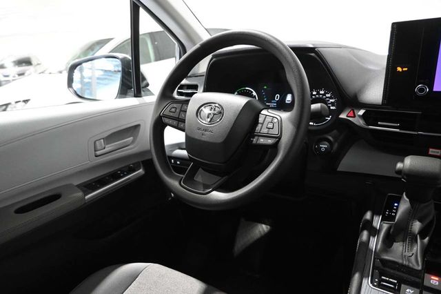 2026 Toyota Sienna LE FWD 8-Passenger - 23005161 - 22