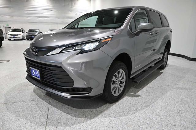 2026 Toyota Sienna LE FWD 8-Passenger - 23005161 - 2