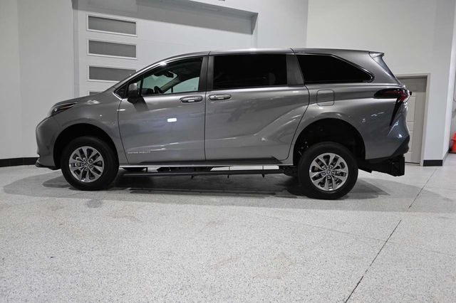 2026 Toyota Sienna LE FWD 8-Passenger - 23005161 - 8