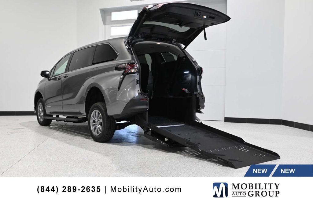 2026 Toyota Sienna LE FWD 8-Passenger - 23008607 | Video 1