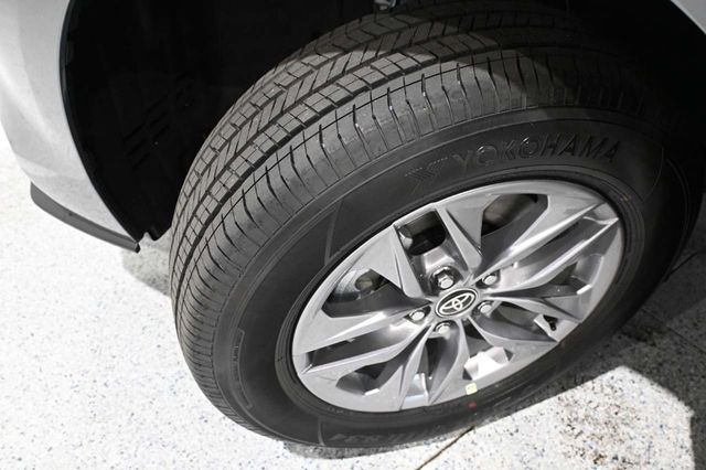 2026 Toyota Sienna LE FWD 8-Passenger - 23008607 - 10