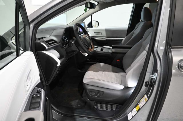 2026 Toyota Sienna LE FWD 8-Passenger - 23008607 - 12