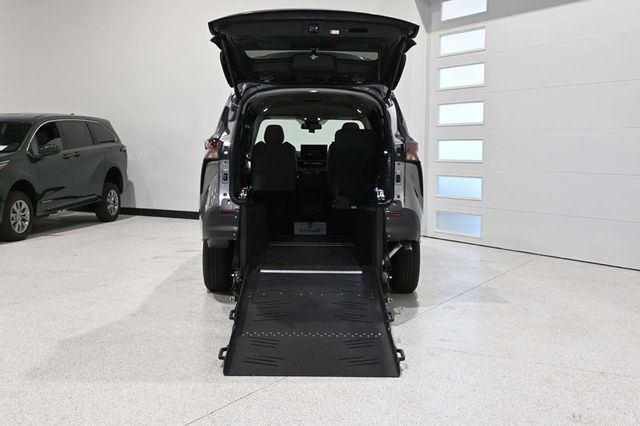 2026 Toyota Sienna LE FWD 8-Passenger - 23008607 - 18