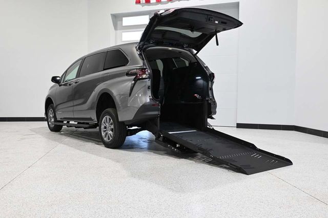 2026 Toyota Sienna LE FWD 8-Passenger - 23008607 - 1