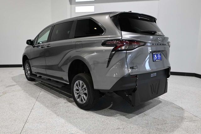 2026 Toyota Sienna LE FWD 8-Passenger - 23008607 - 7