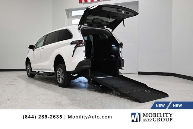 2026 Toyota Sienna LE FWD 8-Passenger - 23008608 - 0