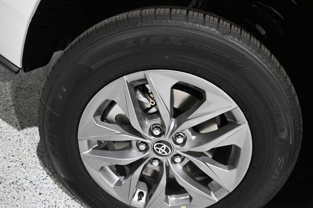 2026 Toyota Sienna LE FWD 8-Passenger - 23008608 - 11