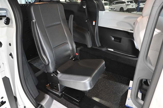 2026 Toyota Sienna LE FWD 8-Passenger - 23008608 - 16