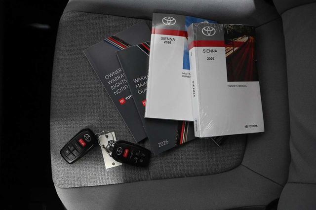 2026 Toyota Sienna LE FWD 8-Passenger - 23008608 - 38