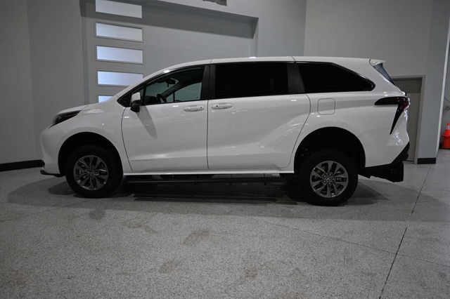 2026 Toyota Sienna LE FWD 8-Passenger - 23008608 - 8